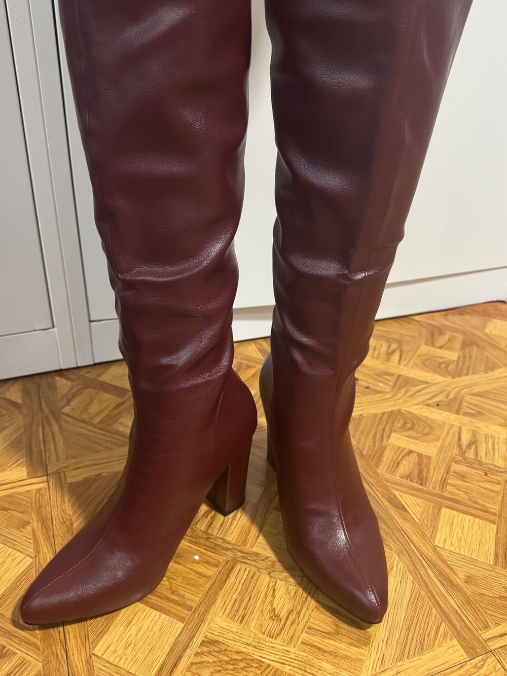 Women’s Burgundy Knee-High Pointed Toe Block Heel Boots